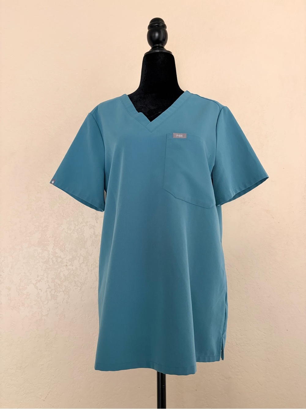 FIGS Technical Collection Catarina One-Pocket Scrub Top Caribbean Blue